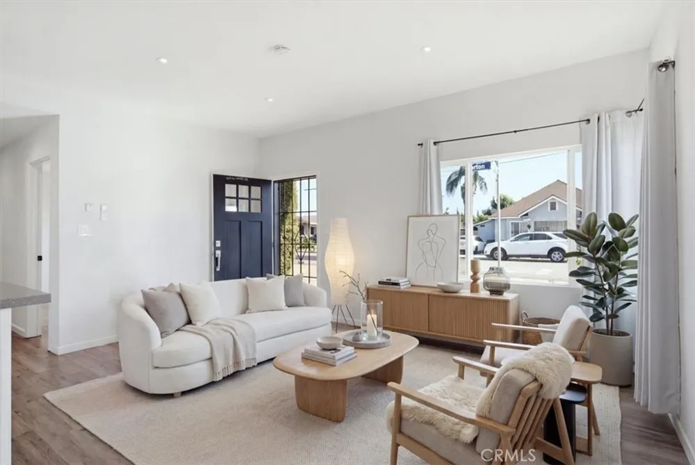 8803 Burton Bellflower, CA 90706