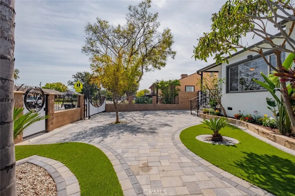 1735 N Lima St Burbank, CA 91505