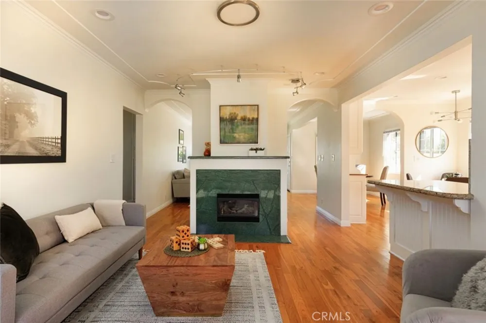 1735 N Lima St Burbank, CA 91505