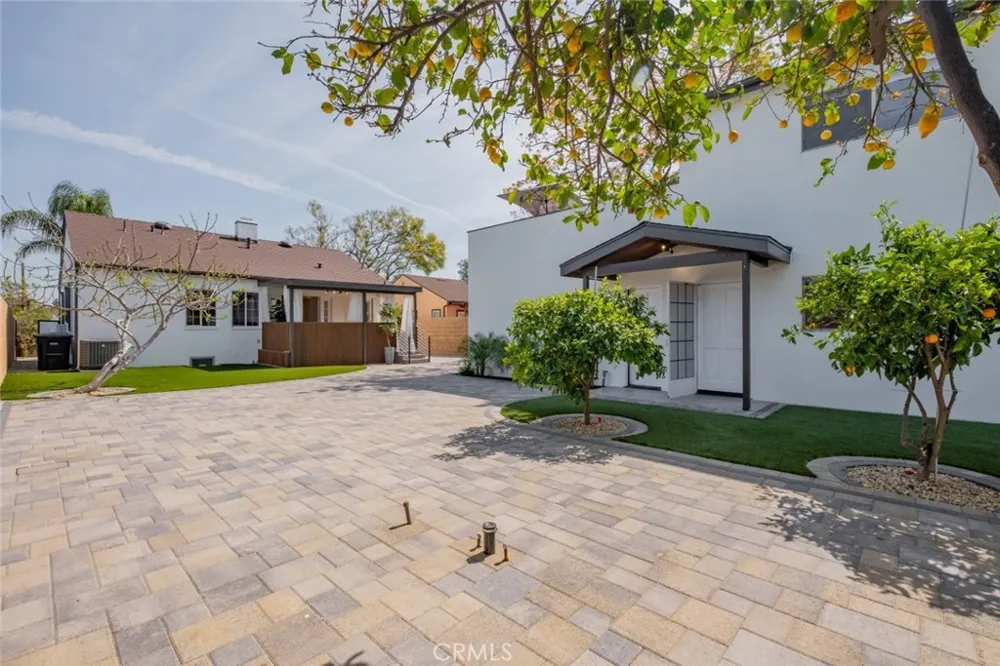 1735 N Lima St Burbank, CA 91505