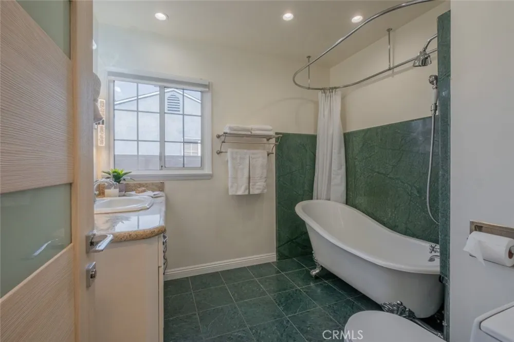 1735 N Lima St Burbank, CA 91505