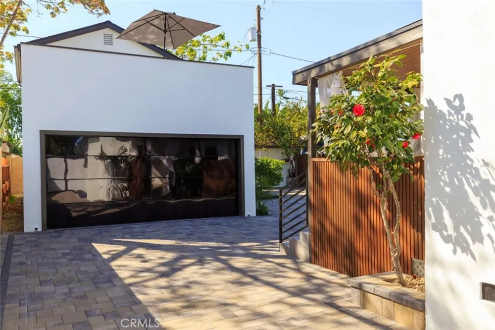 1735 N Lima St Burbank, CA 91505
