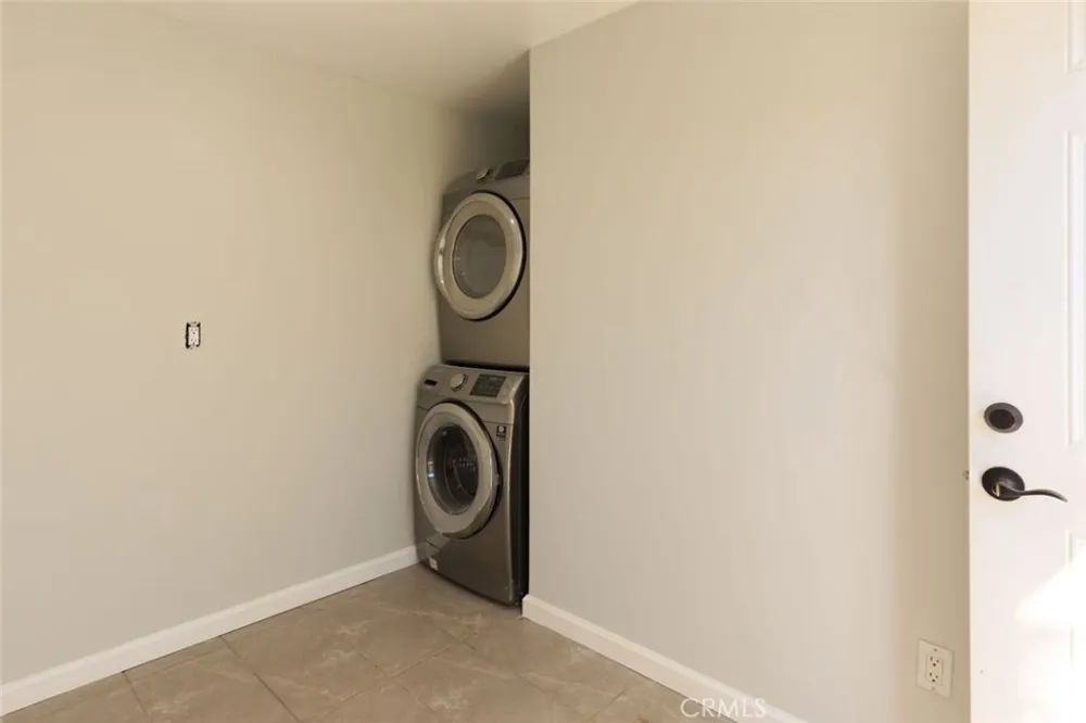 1735 N Lima St Burbank, CA 91505