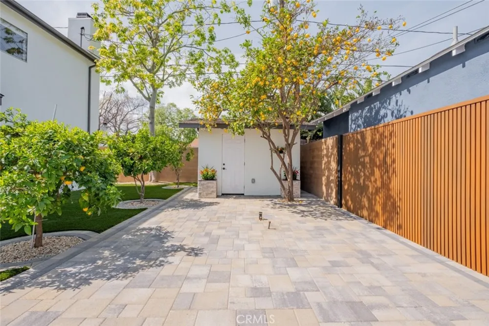 1735 N Lima St Burbank, CA 91505