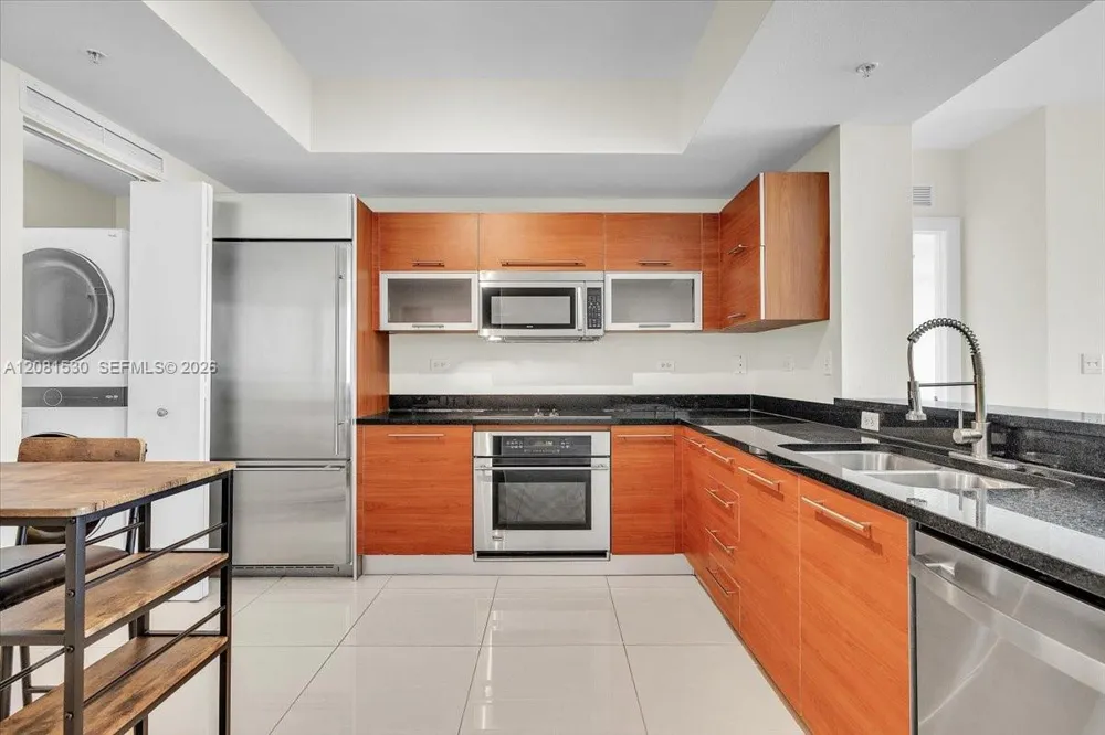 3000 Oasis Grabd Blvd #2802 Fort Myers, FL 33916