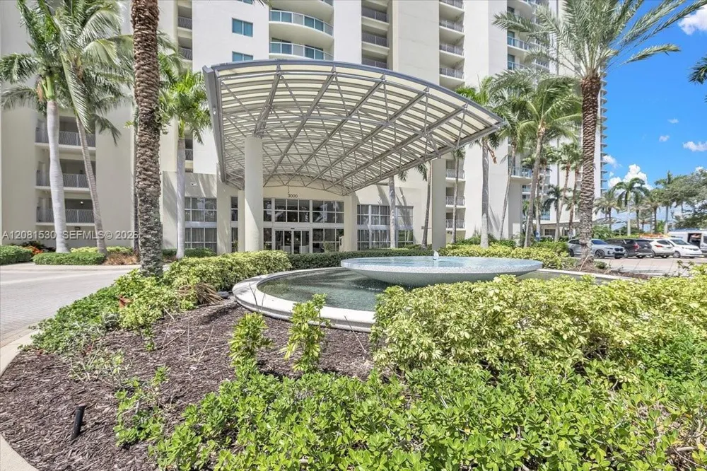3000 Oasis Grabd Blvd #2802 Fort Myers, FL 33916