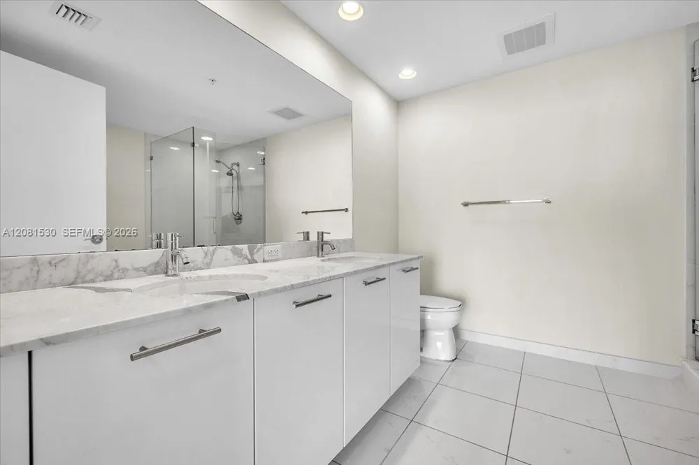 3000 Oasis Grabd Blvd #2802 Fort Myers, FL 33916