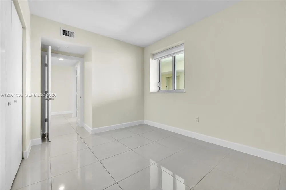 3000 Oasis Grabd Blvd #2802 Fort Myers, FL 33916