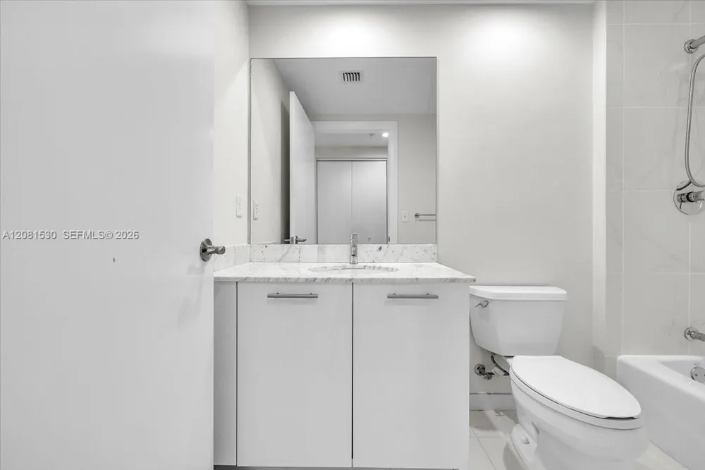 3000 Oasis Grabd Blvd #2802 Fort Myers, FL 33916
