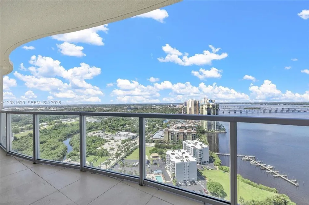 3000 Oasis Grabd Blvd #2802 Fort Myers, FL 33916