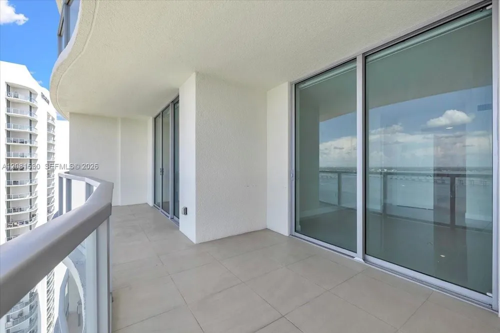 3000 Oasis Grabd Blvd #2802 Fort Myers, FL 33916