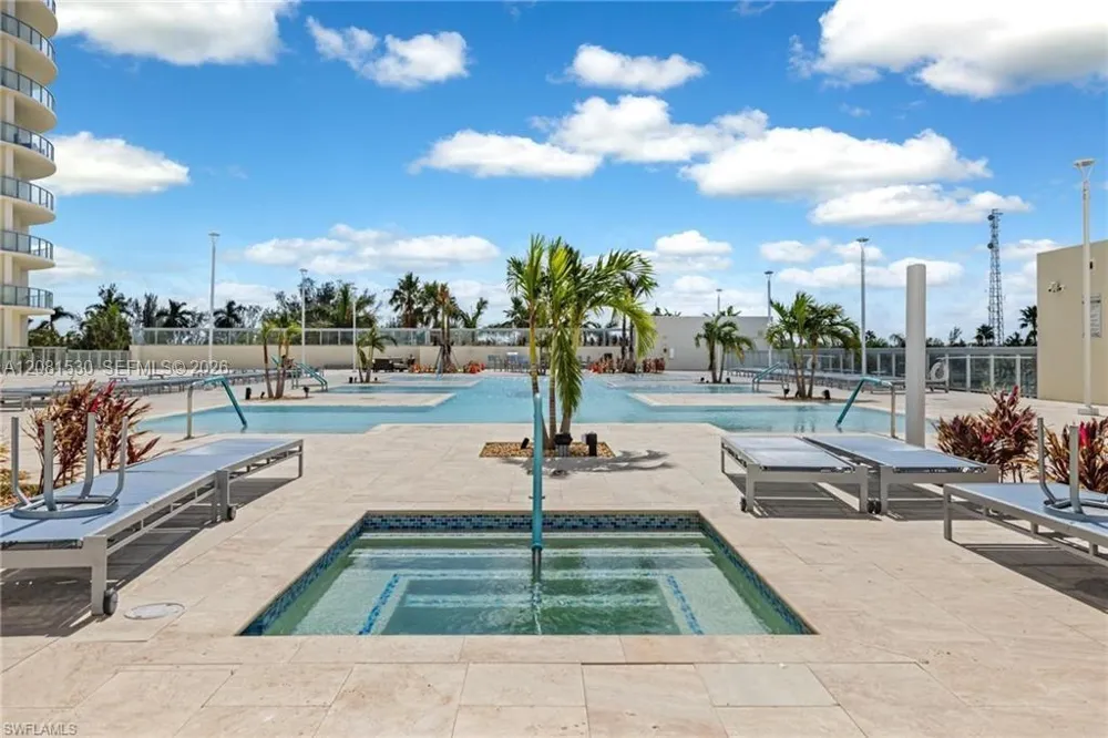 3000 Oasis Grabd Blvd #2802 Fort Myers, FL 33916