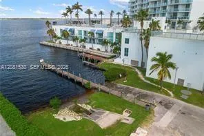 3000 Oasis Grabd Blvd #2802 Fort Myers, FL 33916