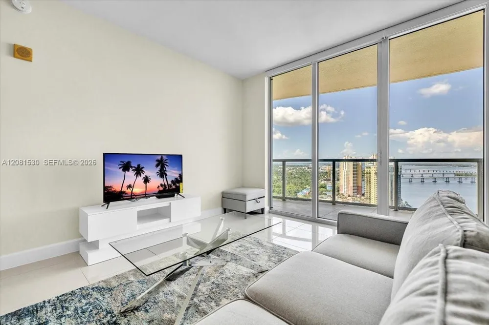3000 Oasis Grabd Blvd #2802 Fort Myers, FL 33916