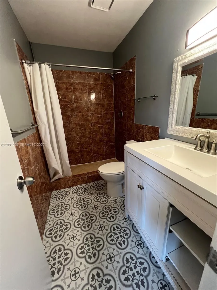 1854 SW 81st Ter #6-17 Davie, FL 33324