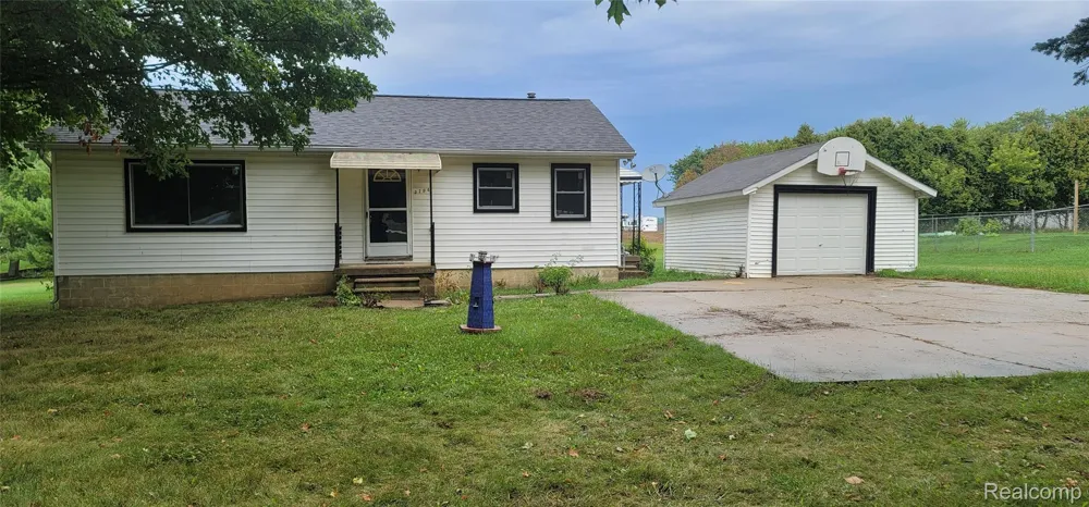 3794 Lippincott Elba Township, MI 48446