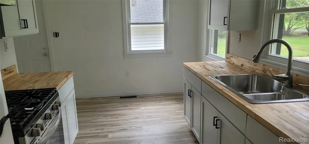 3794 Lippincott Elba Township, MI 48446