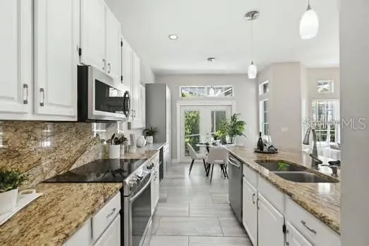4415 AVENUE CANNES Lutz, FL 33558