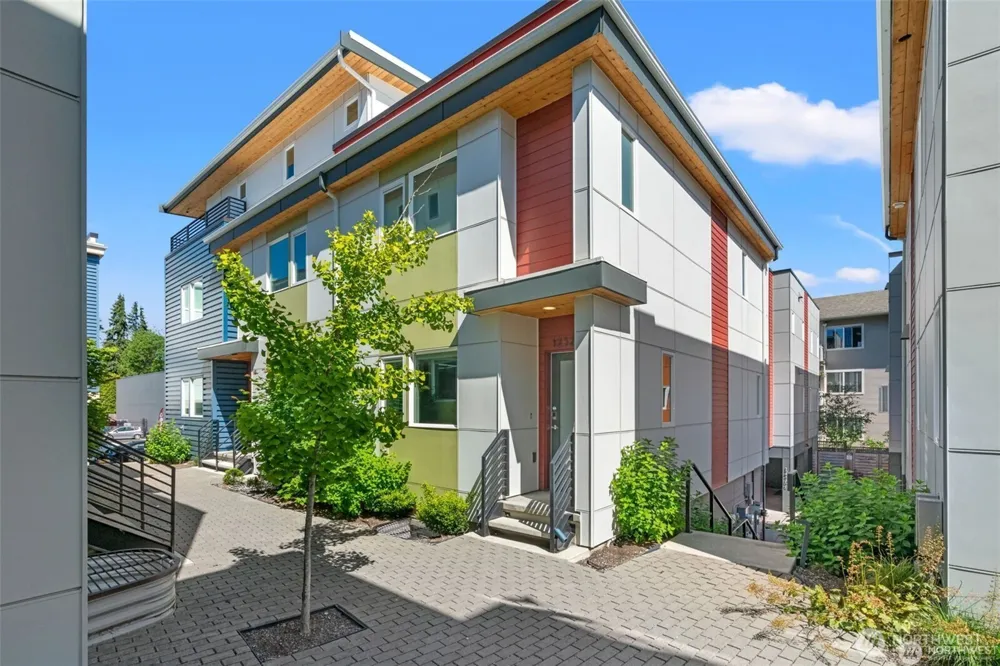 12520 15th Avenue NE #C Seattle, WA 98125