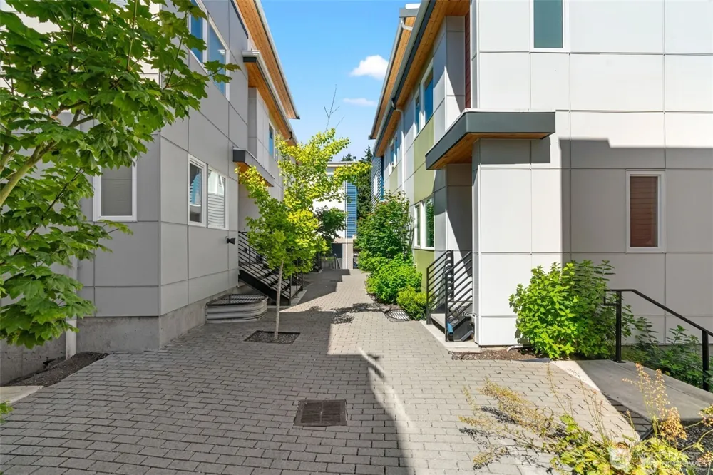 12520 15th Avenue NE #C Seattle, WA 98125