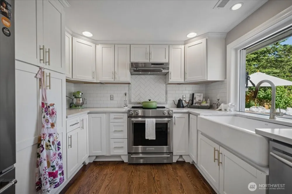 33331 SE 42nd Street Fall City, WA 98024