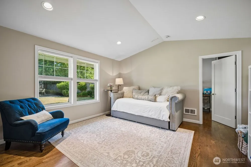 33331 SE 42nd Street Fall City, WA 98024