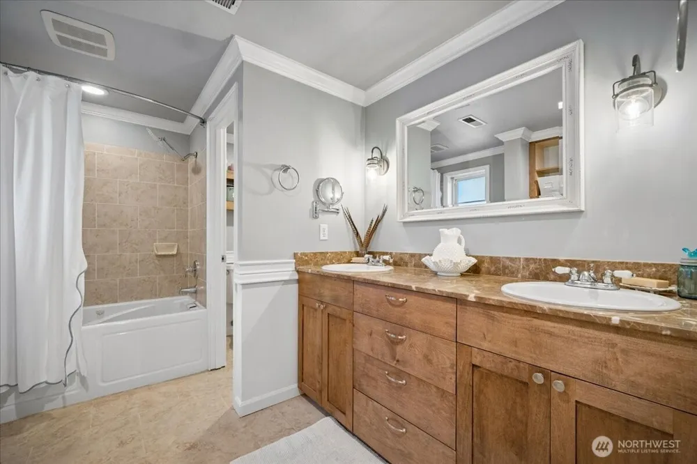 33331 SE 42nd Street Fall City, WA 98024