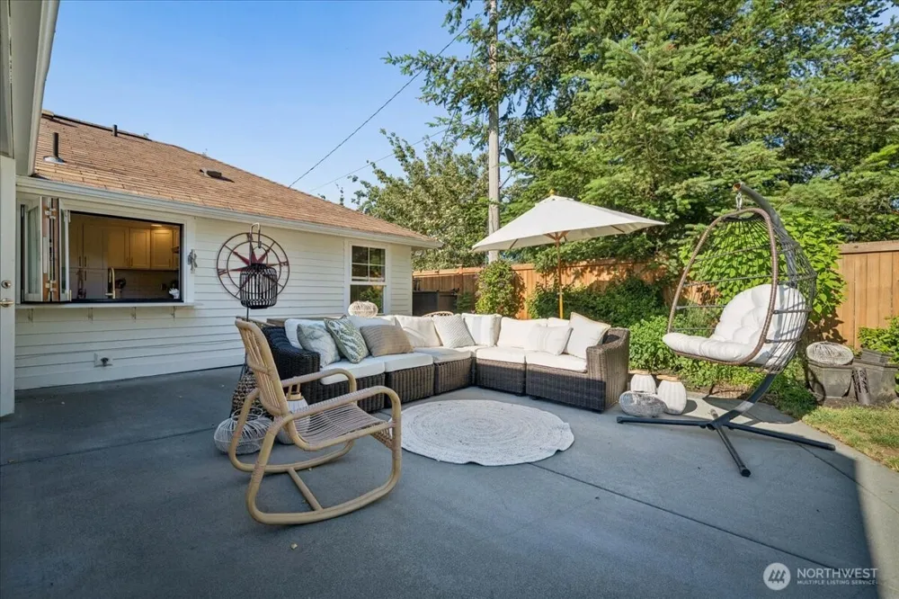 33331 SE 42nd Street Fall City, WA 98024