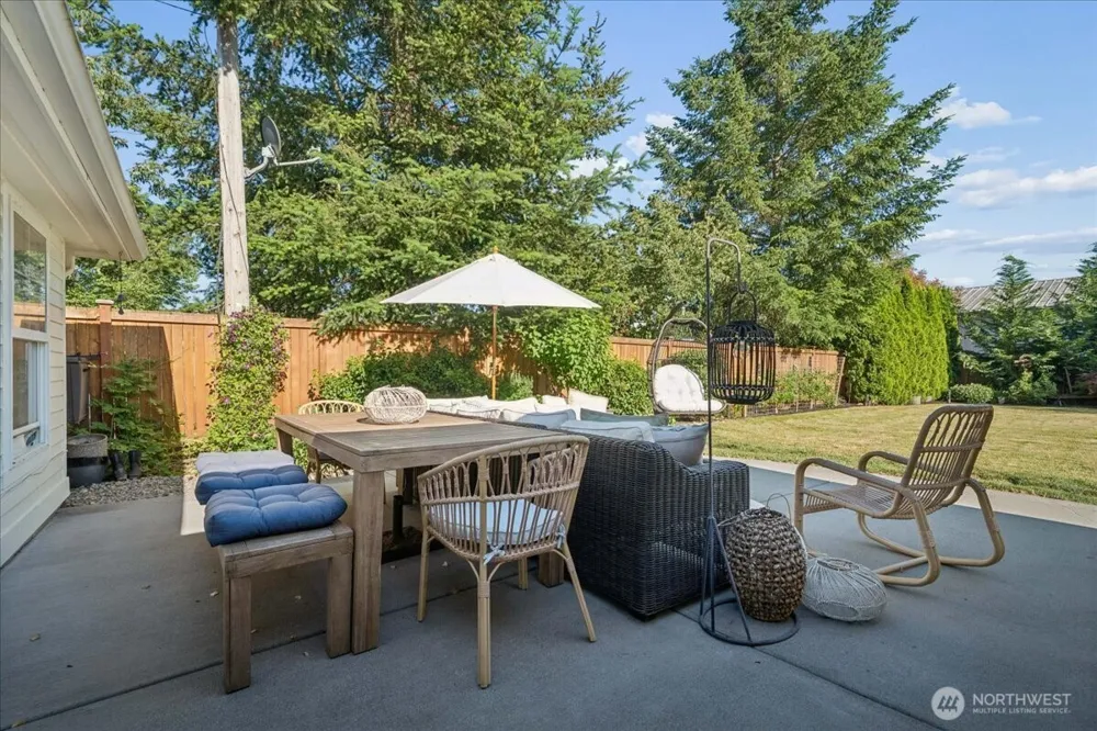 33331 SE 42nd Street Fall City, WA 98024