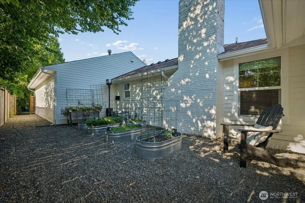33331 SE 42nd Street Fall City, WA 98024