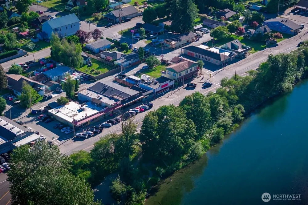 33331 SE 42nd Street Fall City, WA 98024
