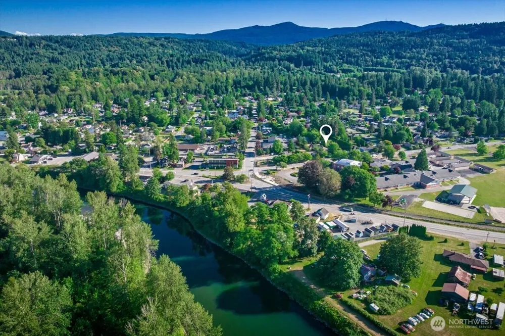 33331 SE 42nd Street Fall City, WA 98024