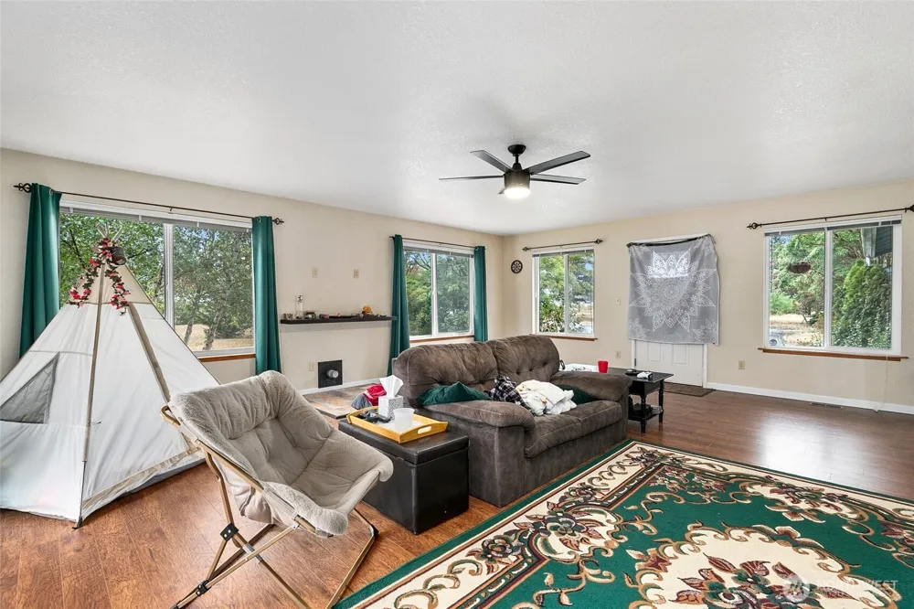 16631 Case Road SW Rochester, WA 98579