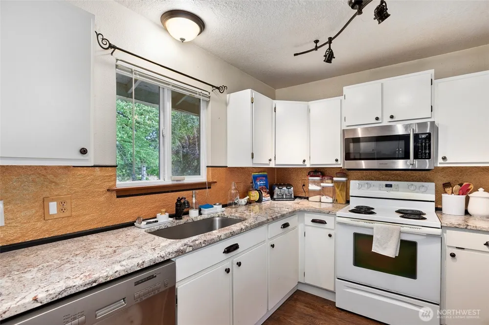 16631 Case Road SW Rochester, WA 98579