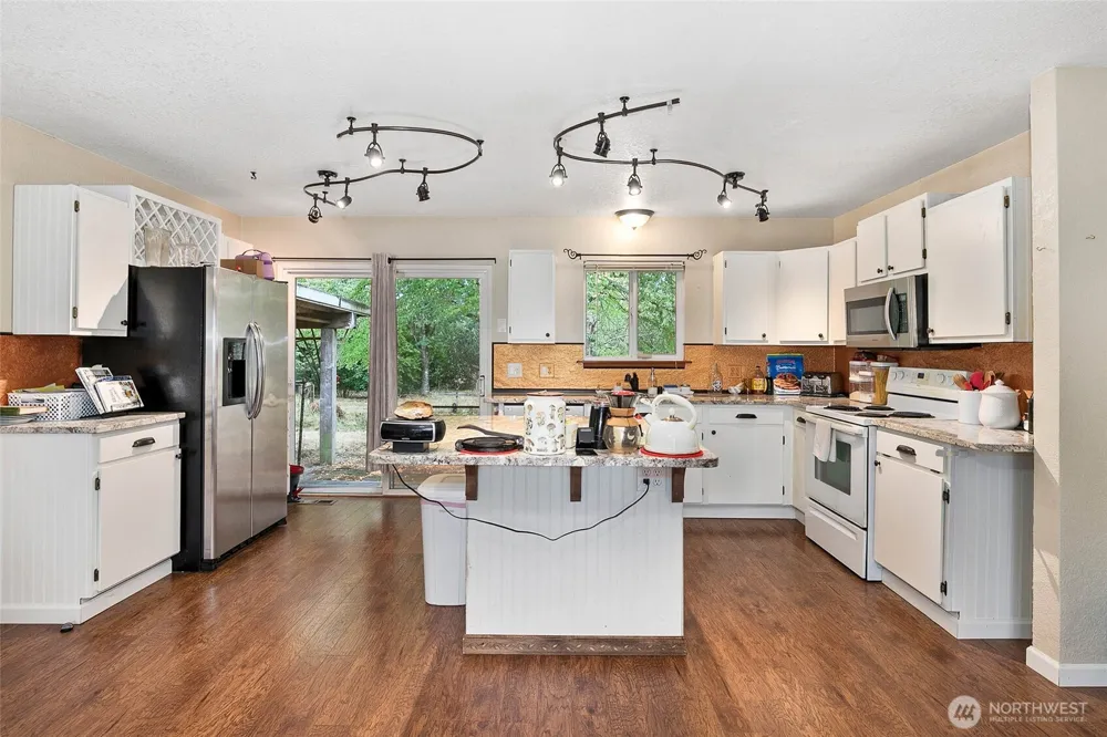 16631 Case Road SW Rochester, WA 98579