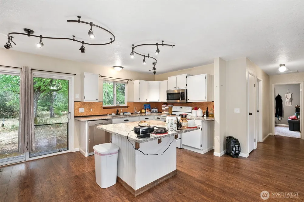 16631 Case Road SW Rochester, WA 98579