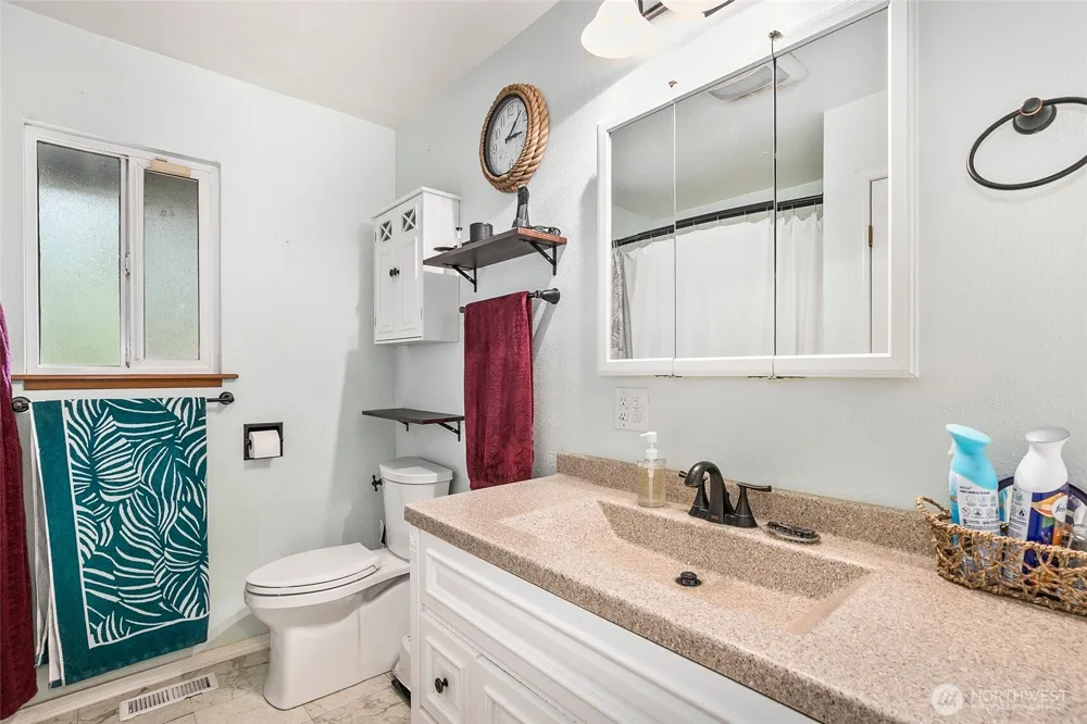 16631 Case Road SW Rochester, WA 98579