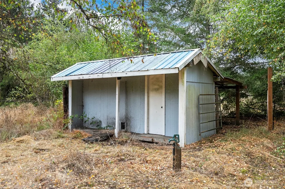 16631 Case Road SW Rochester, WA 98579