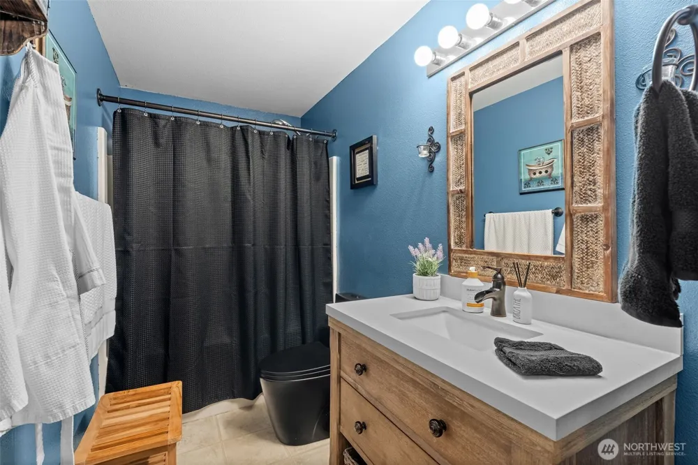 20401 22nd Street SW Lakebay, WA 98349