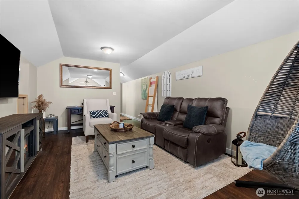 20401 22nd Street SW Lakebay, WA 98349