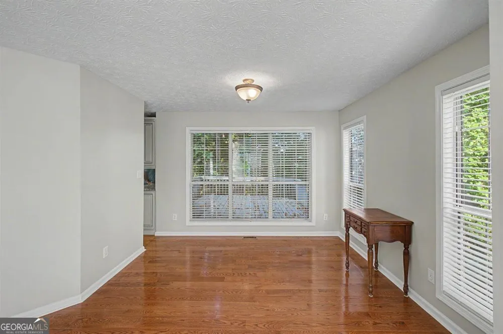 1011 Braelin CT Woodstock, GA 30189