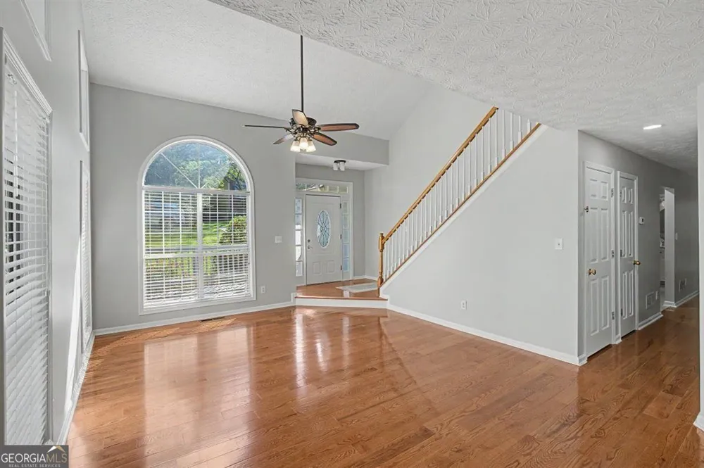 1011 Braelin CT Woodstock, GA 30189