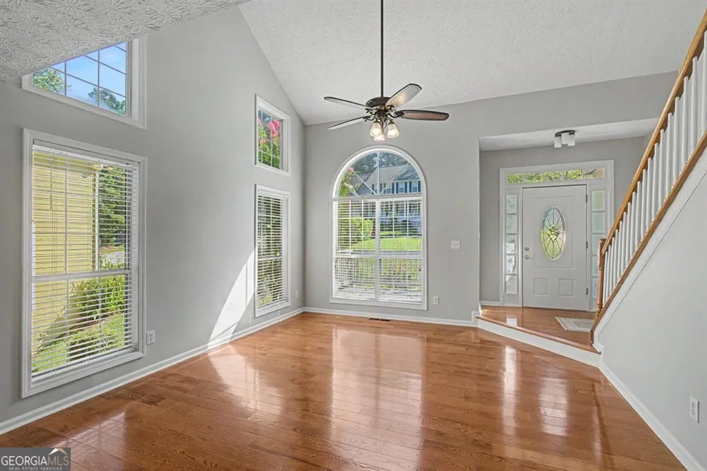 1011 Braelin CT Woodstock, GA 30189