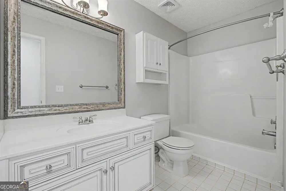 1011 Braelin CT Woodstock, GA 30189