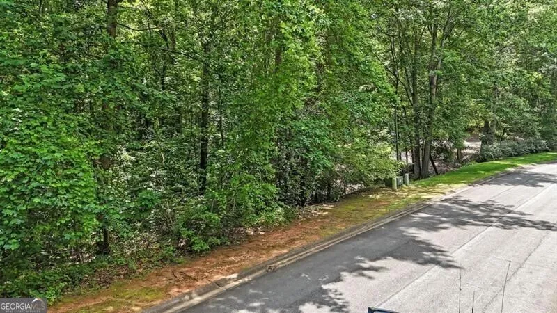 40 Coral DR Whitesburg, GA 30185