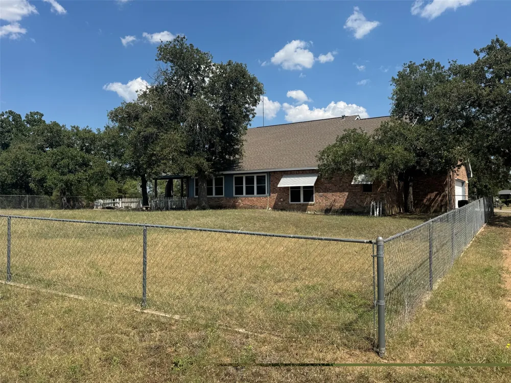 690 Ancient Oaks Drive Marble Falls, TX 78654