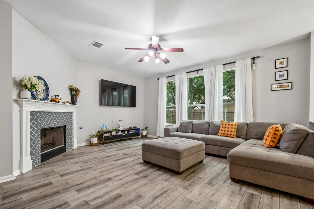1205 Yountville Drive Leander, TX 78641