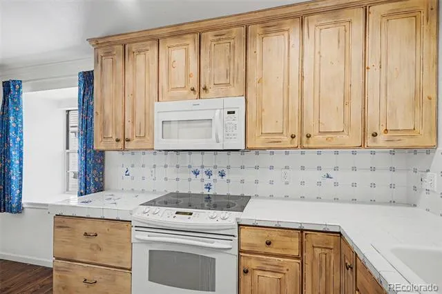 6130 E Briarwood Circle Englewood, CO 80112