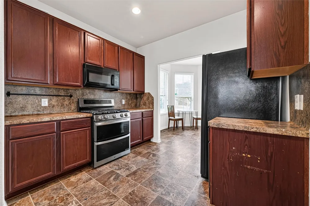 10619 Blithe Oak Court Tomball, TX 77375