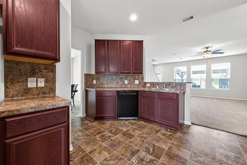 10619 Blithe Oak Court Tomball, TX 77375